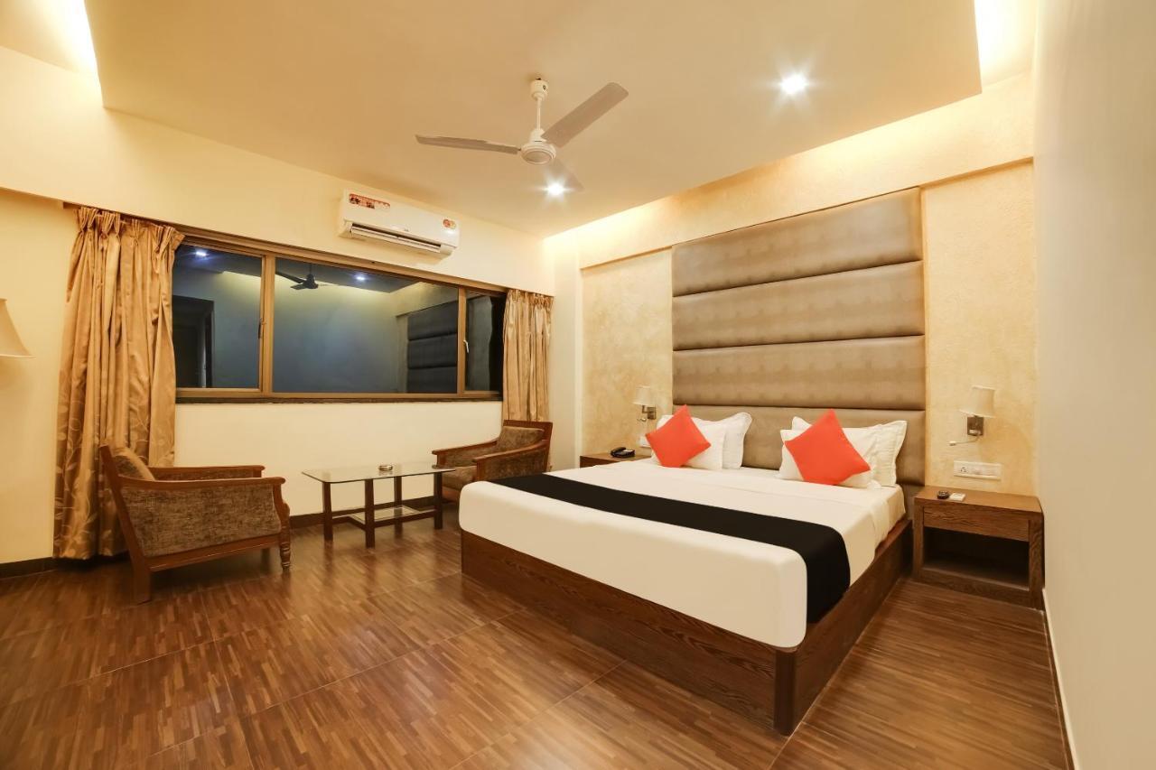 Capital O 61351 Waii International Hotel Bhalukpung Værelse billede